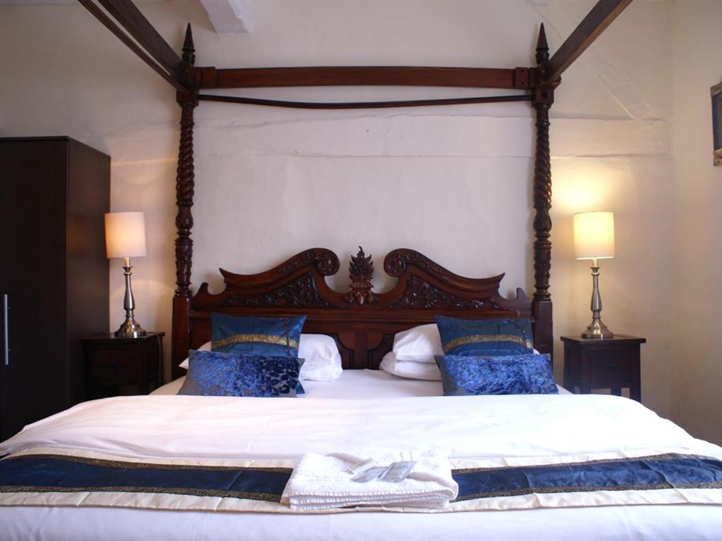 The Saracens Head Inn Amersham Bagian luar foto